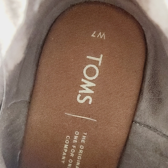 Tom’s Taupe Grey Suede Kelsey Booties Size 7W - Picture 8 of 9